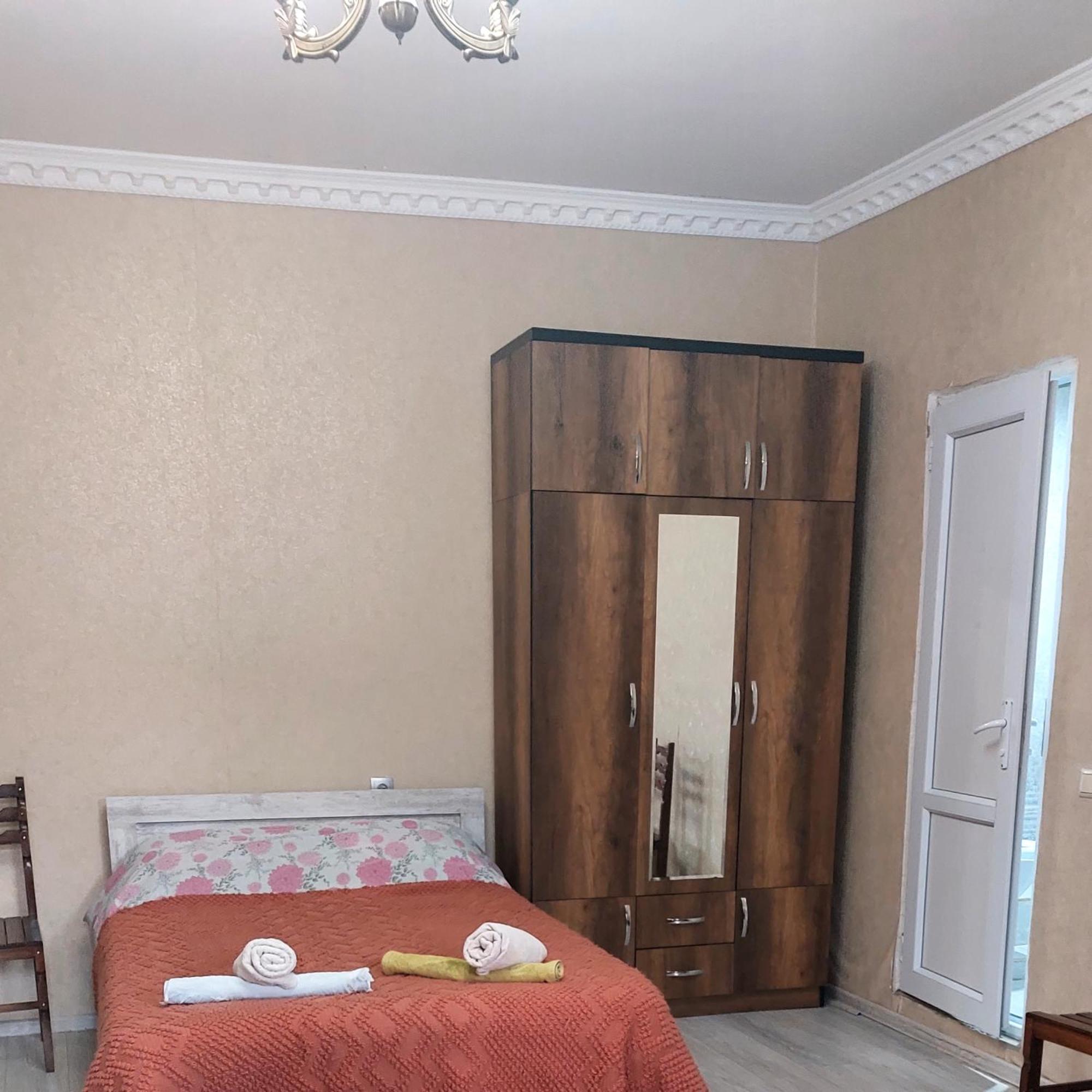 The White House Hotel Kazbegi Bilik gambar